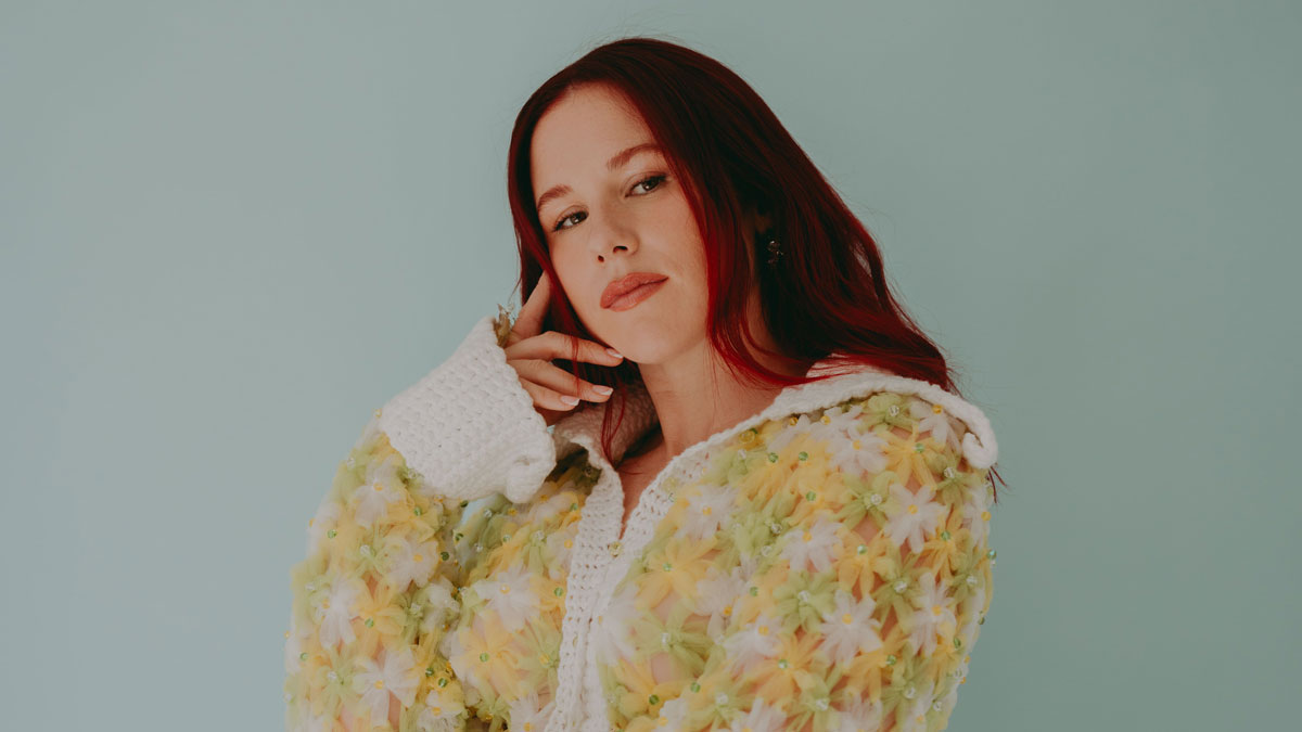 artist katy b at under peterborough